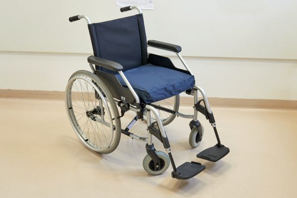 BREATHABLE SEAT CUSHION FOR WHEELCHAIRS